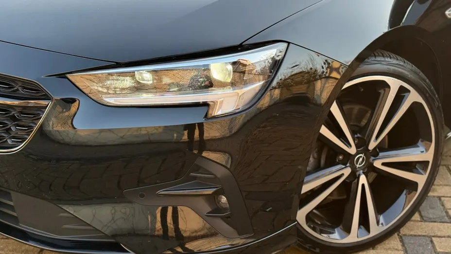OPEL Insignia -