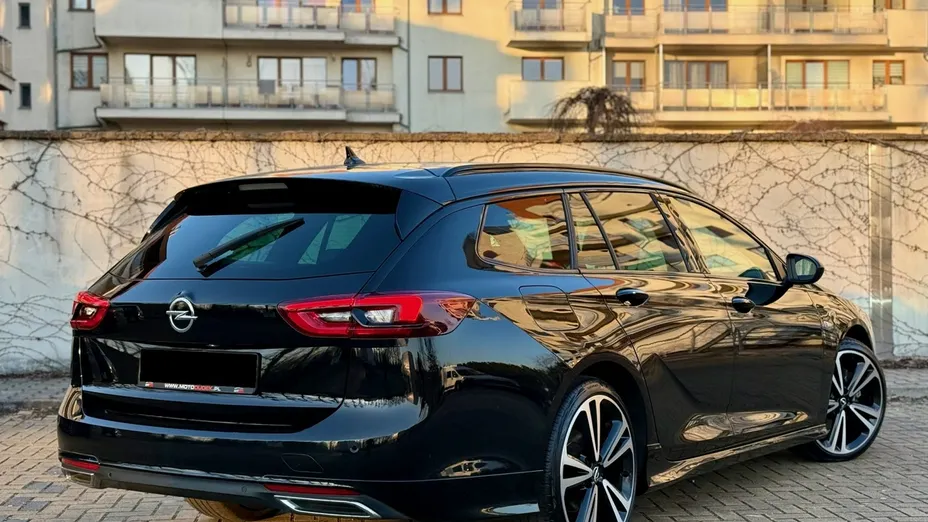 OPEL Insignia -