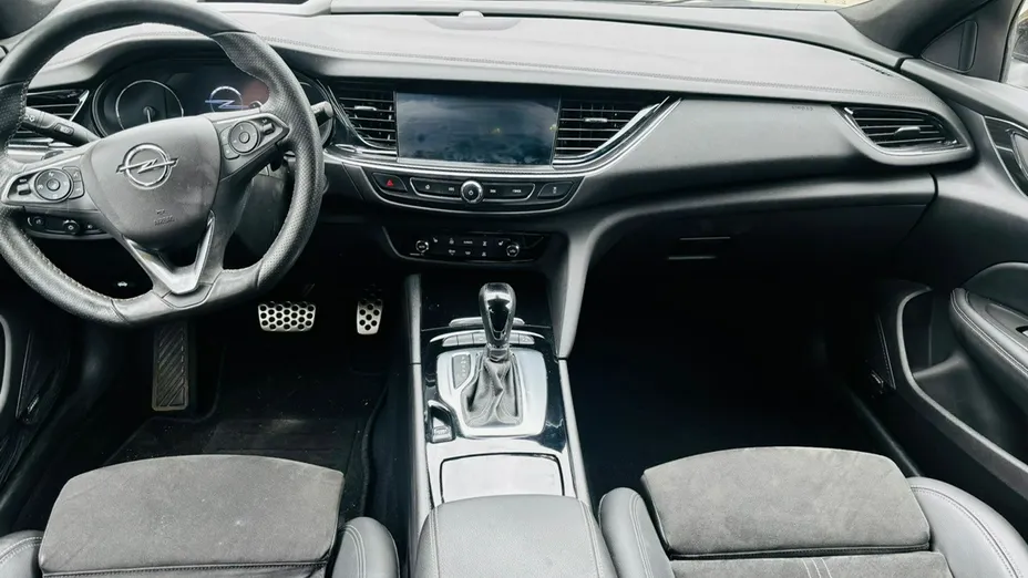 OPEL Insignia -