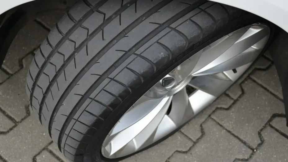 VOLKSWAGEN Scirocco -