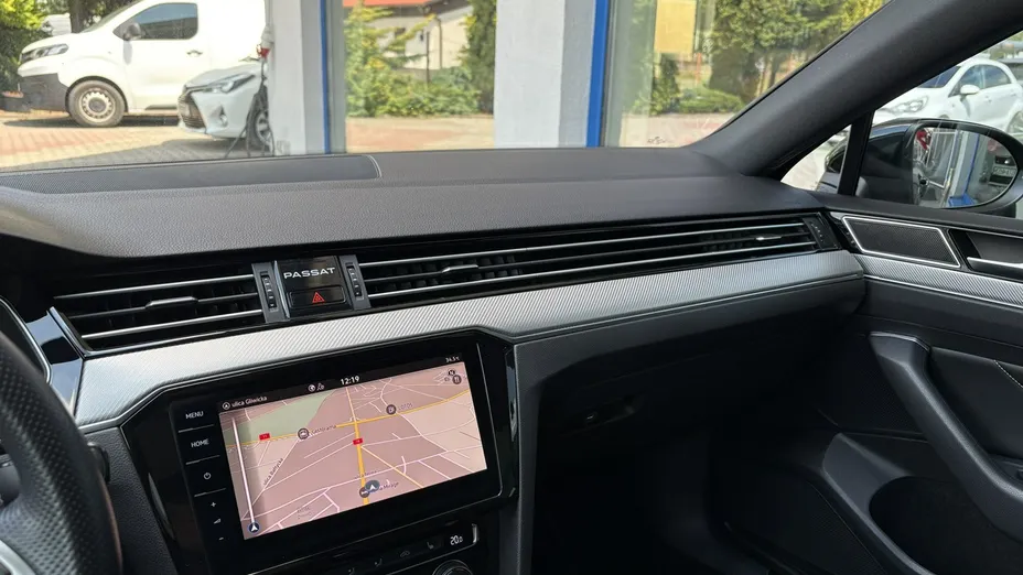 VOLKSWAGEN Passat -