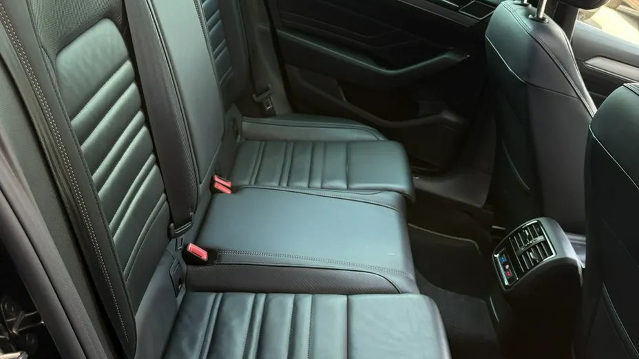 VOLKSWAGEN Passat -
