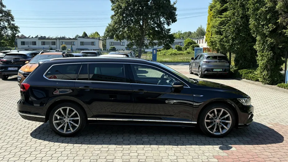 VOLKSWAGEN Passat -