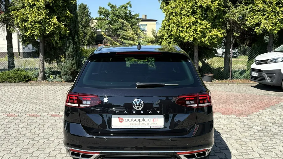 VOLKSWAGEN Passat -