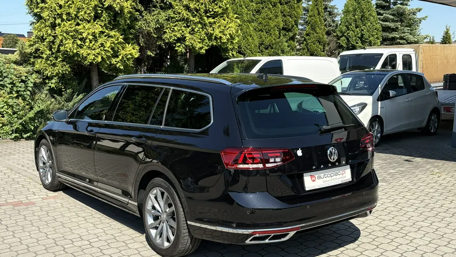 VOLKSWAGEN Passat -