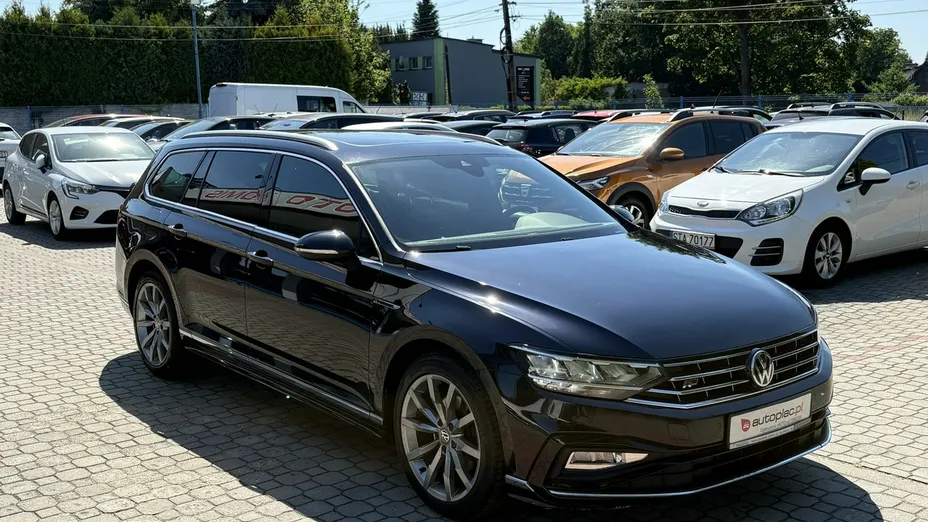 VOLKSWAGEN Passat -