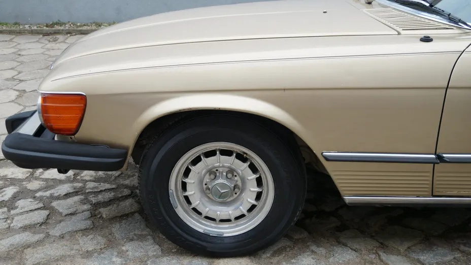 MERCEDES-BENZ SL -
