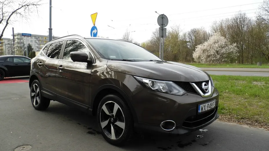 NISSAN Qashqai -