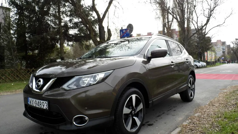 NISSAN Qashqai -