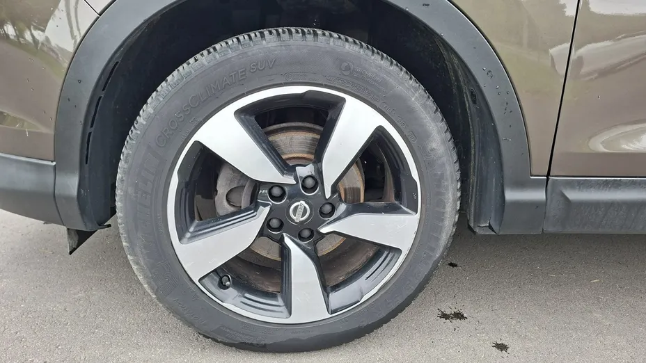 NISSAN Qashqai -