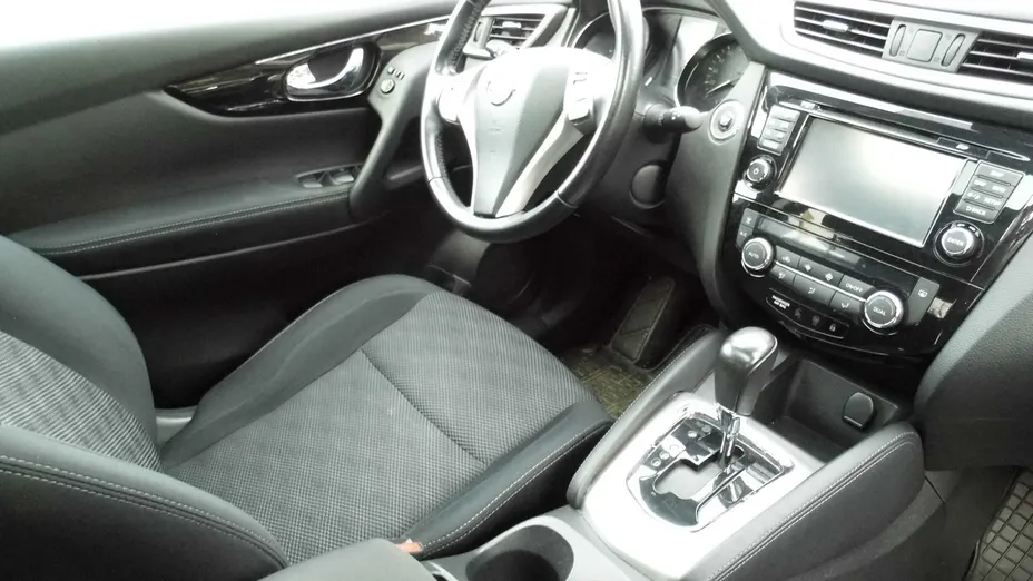 NISSAN Qashqai -