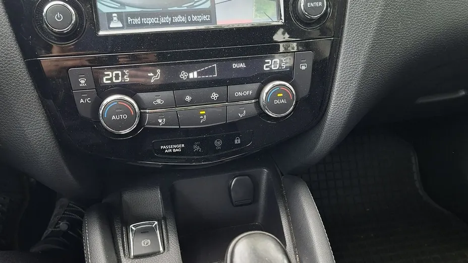 NISSAN Qashqai -