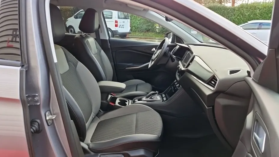 OPEL Grandland -
