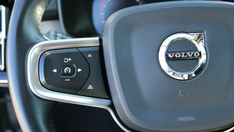 VOLVO XC40 -