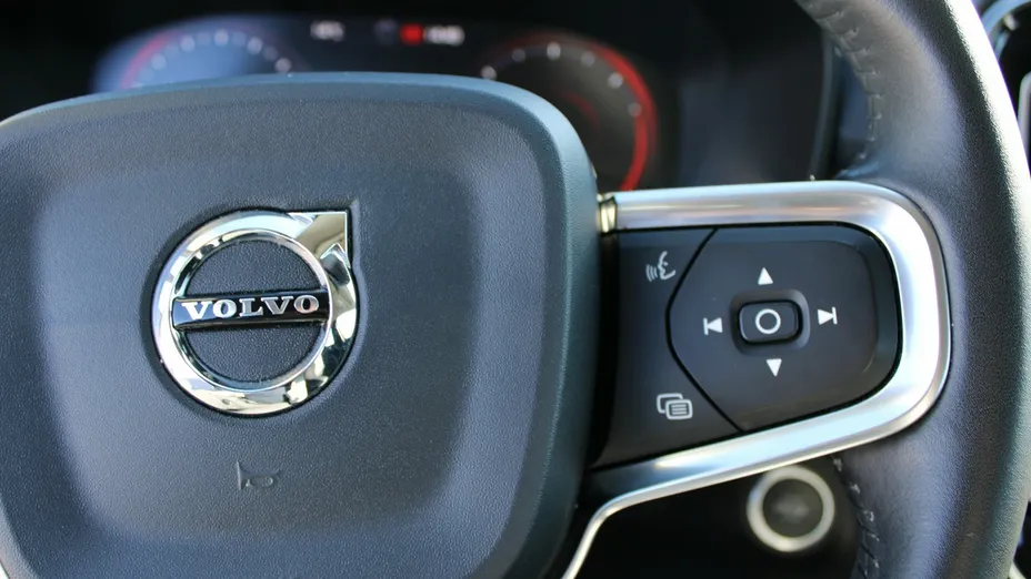 VOLVO XC40 -