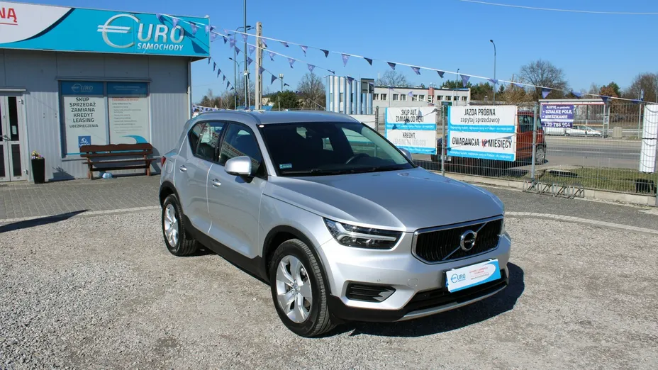 VOLVO XC40 -