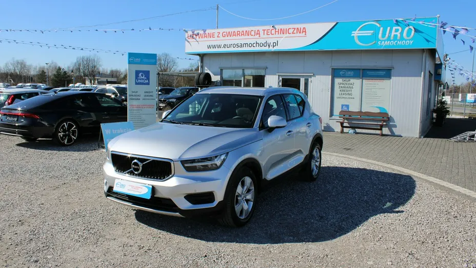 VOLVO XC40 -