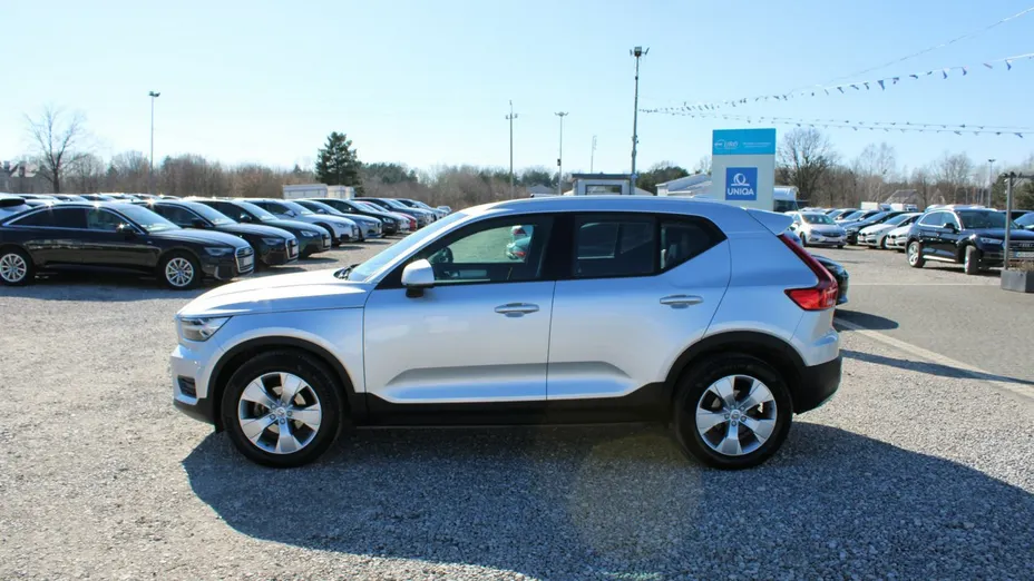 VOLVO XC40 -