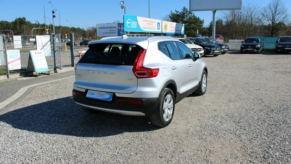 VOLVO XC40 -
