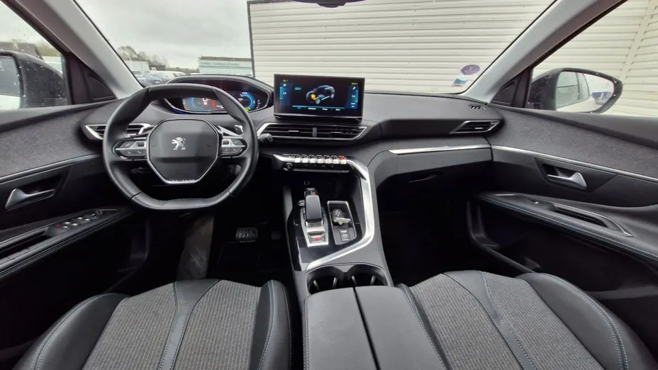 PEUGEOT 3008 -