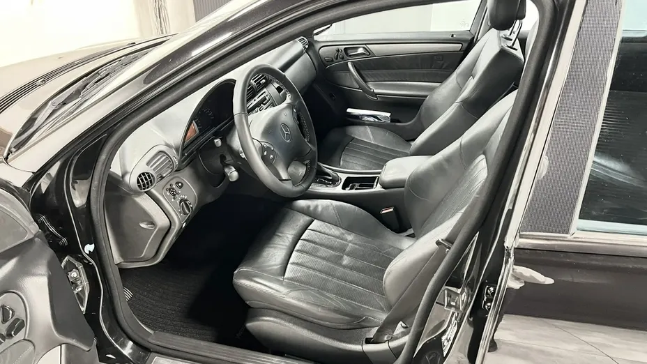 MERCEDES-BENZ C Klasa -