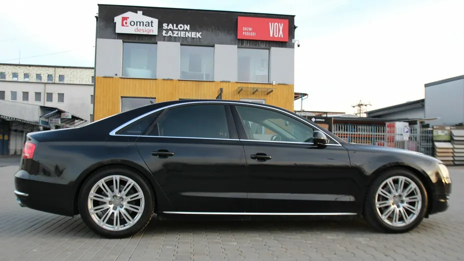 AUDI A8 -