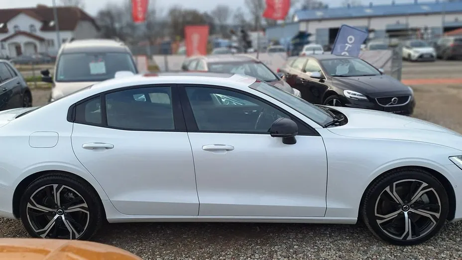 VOLVO S60 -