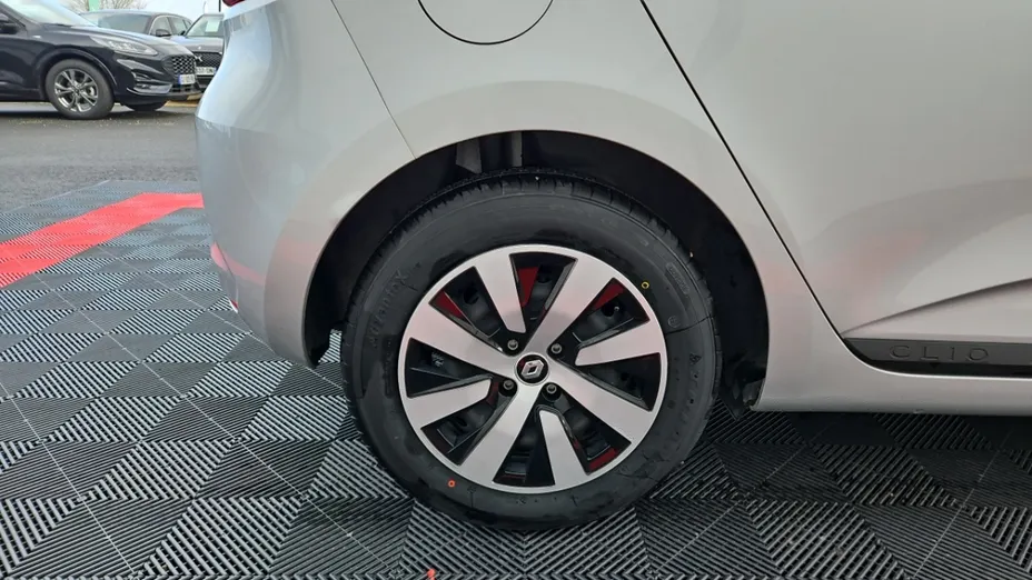 RENAULT Clio -