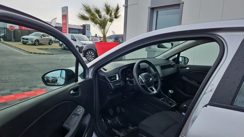 RENAULT Clio -