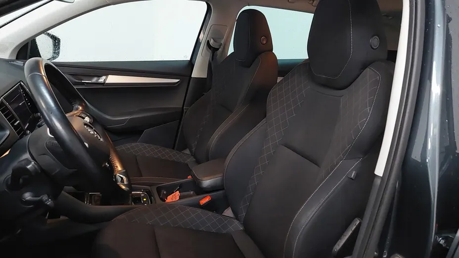 SKODA Karoq -