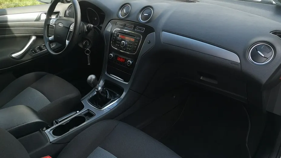 FORD Mondeo -