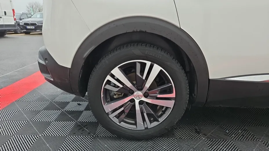 PEUGEOT 3008 -