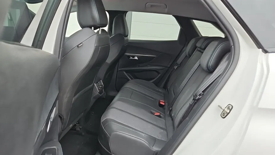 PEUGEOT 3008 -