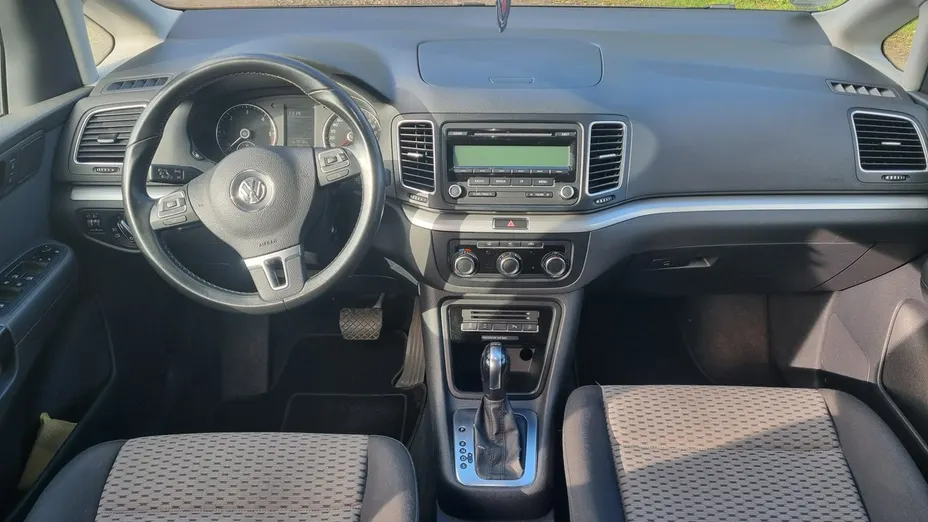 VOLKSWAGEN Sharan -