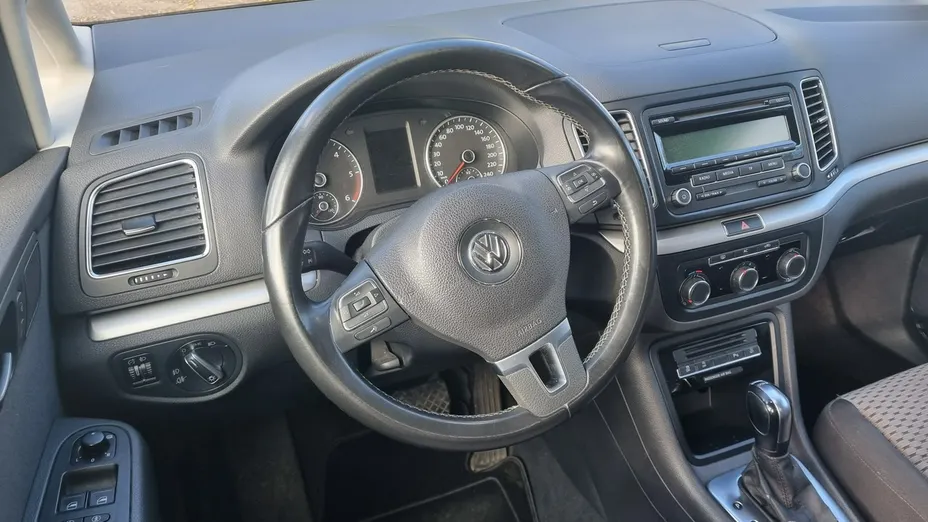 VOLKSWAGEN Sharan -