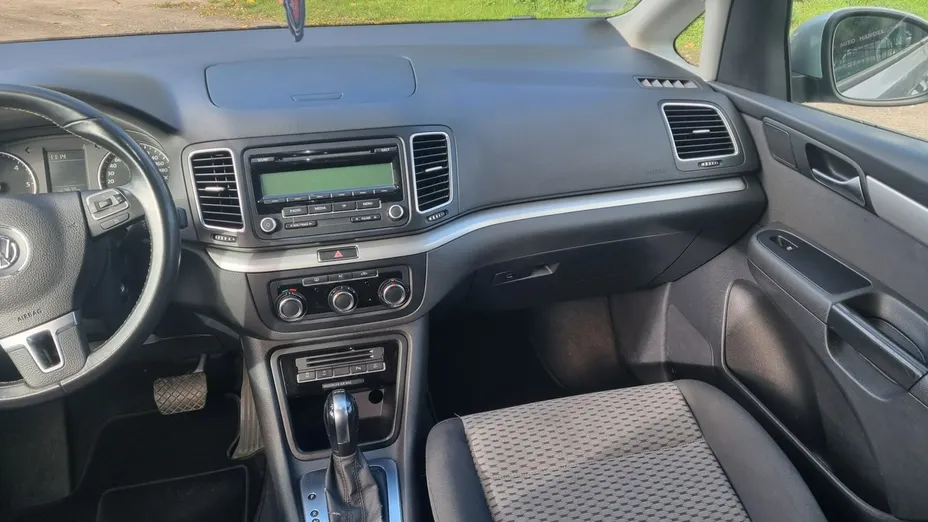 VOLKSWAGEN Sharan -
