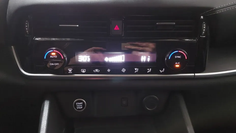 NISSAN Qashqai -