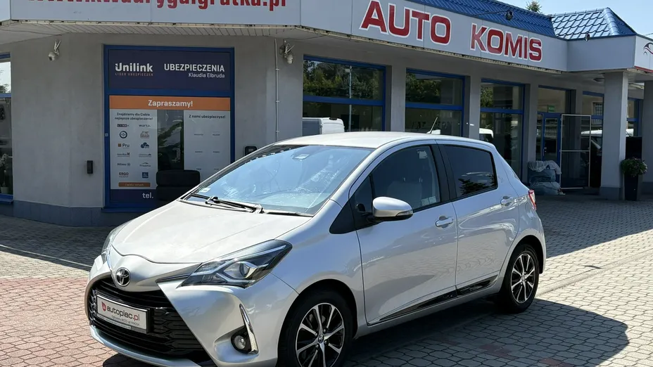 TOYOTA Yaris -
