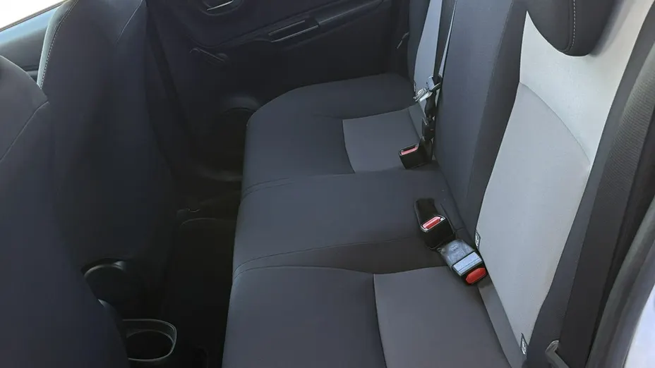 TOYOTA Yaris -