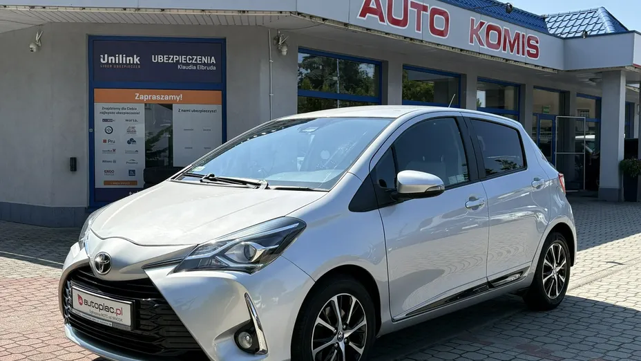 TOYOTA Yaris -