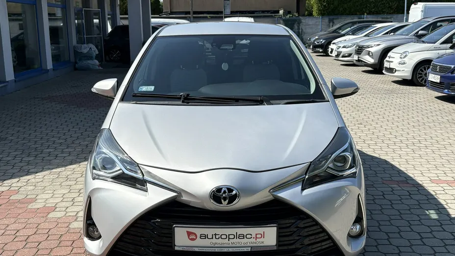 TOYOTA Yaris -