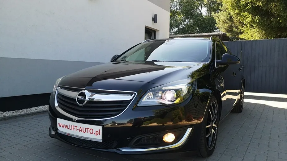 OPEL Insignia -