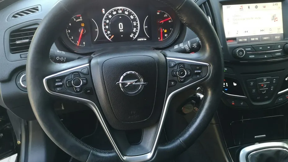 OPEL Insignia -