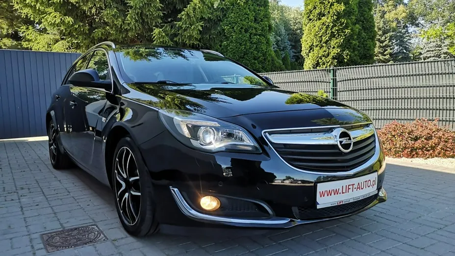 OPEL Insignia -