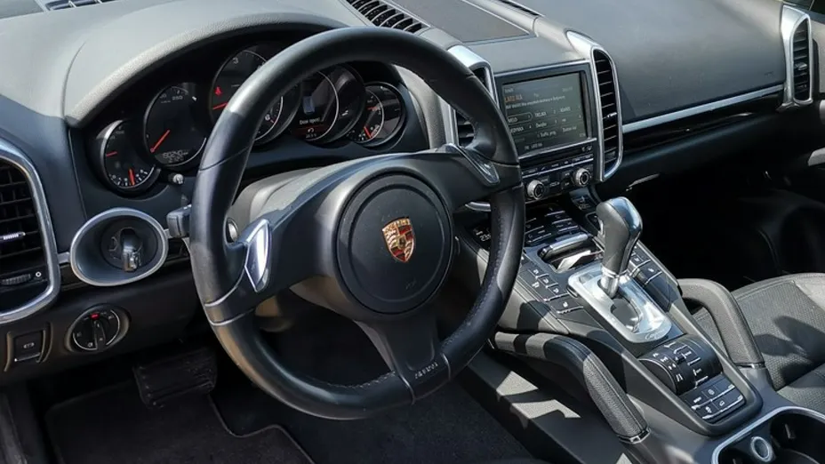 PORSCHE Cayenne -