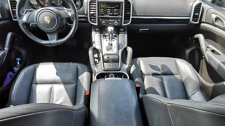 PORSCHE Cayenne -