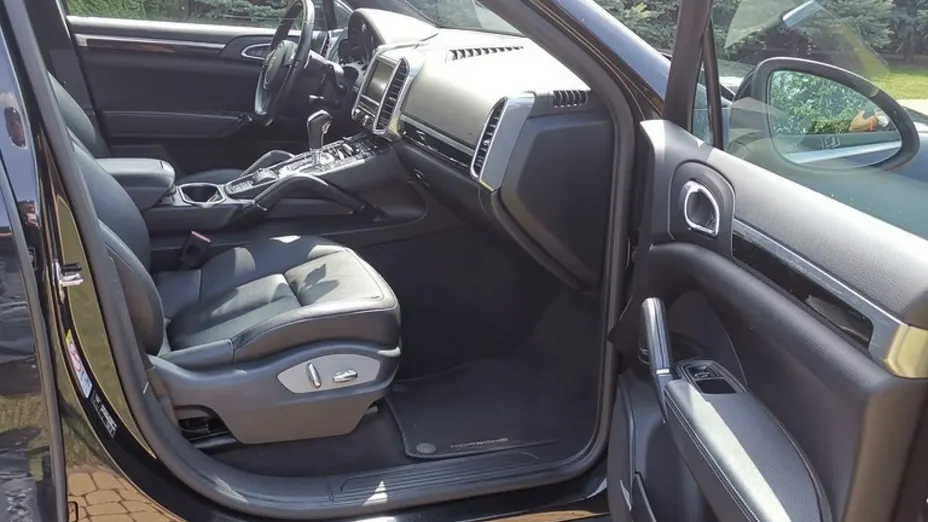PORSCHE Cayenne -