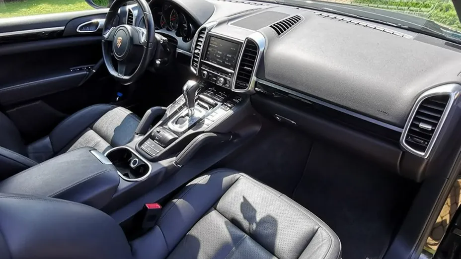 PORSCHE Cayenne -