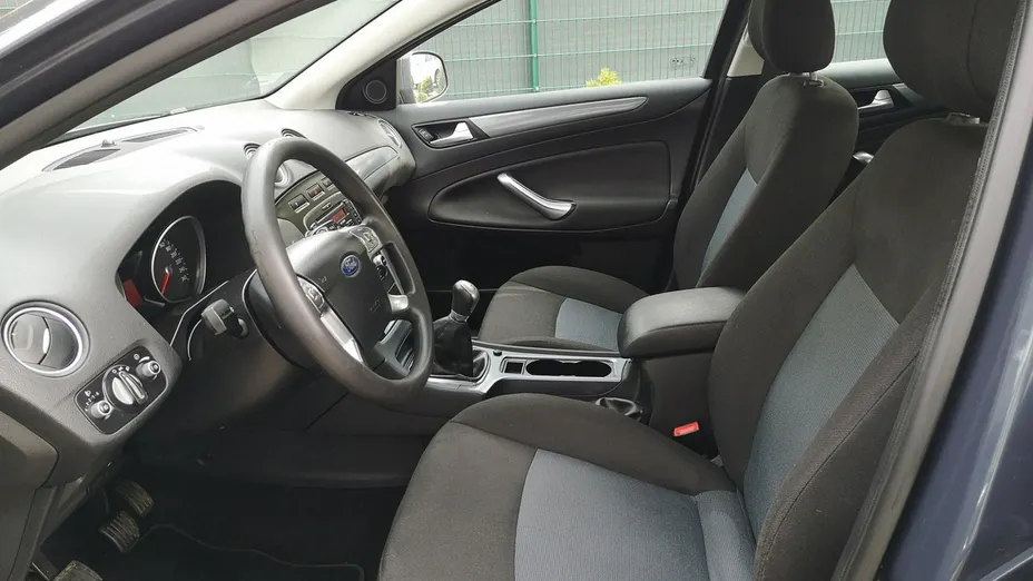 FORD Mondeo -