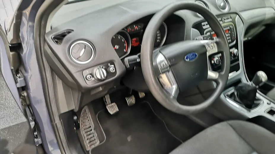 FORD Mondeo -